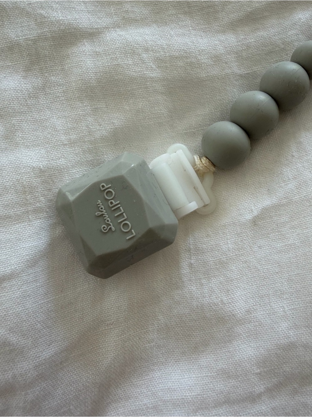 NWOT Loulou Lollipop Pacifier Binky Clip
